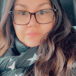 Meet your Posher, Lydia